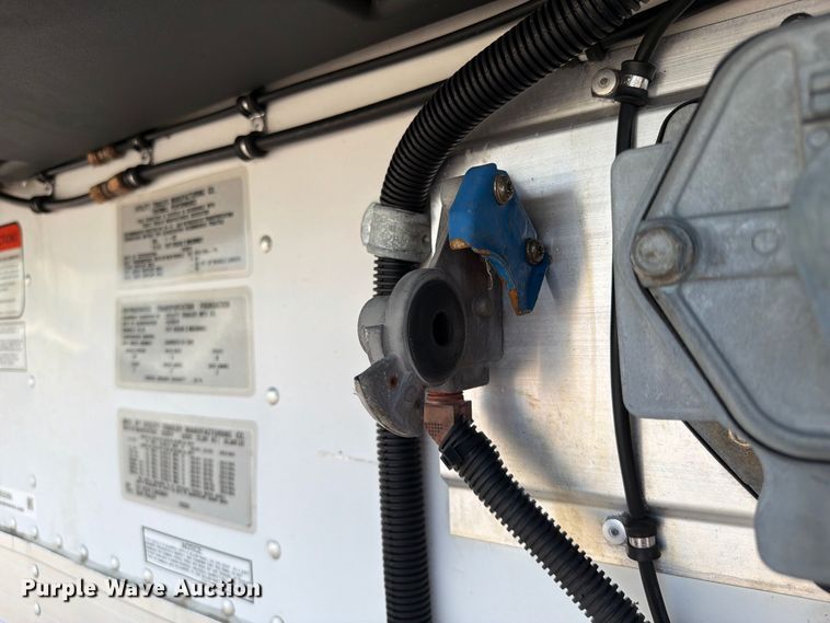 image for item FB5099 2021 Utility VS2RA refrigerated van trailer