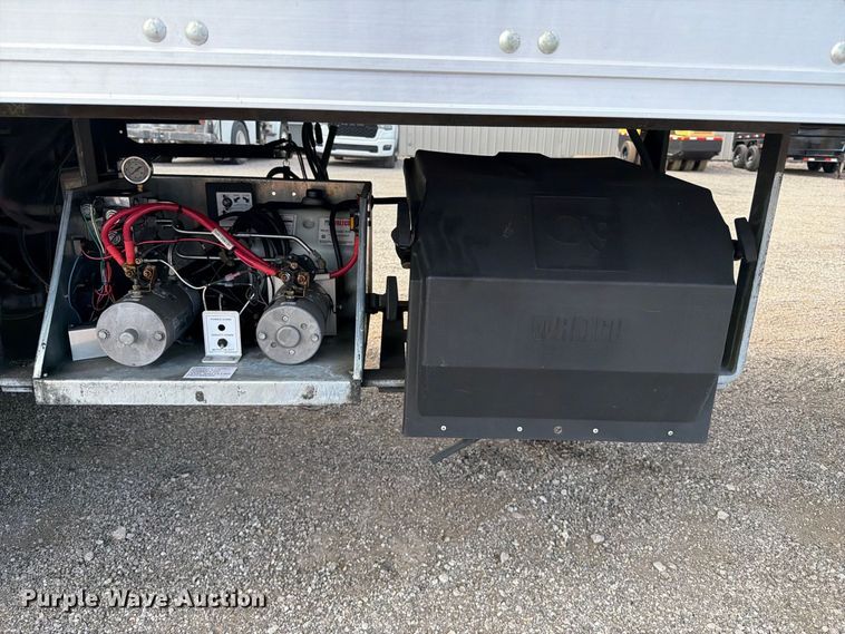 image for item FB5099 2021 Utility VS2RA refrigerated van trailer