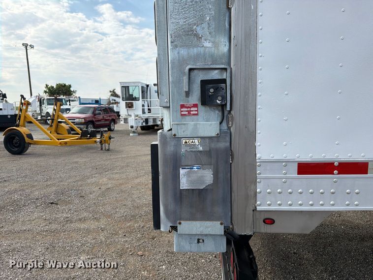 image for item FB5099 2021 Utility VS2RA refrigerated van trailer