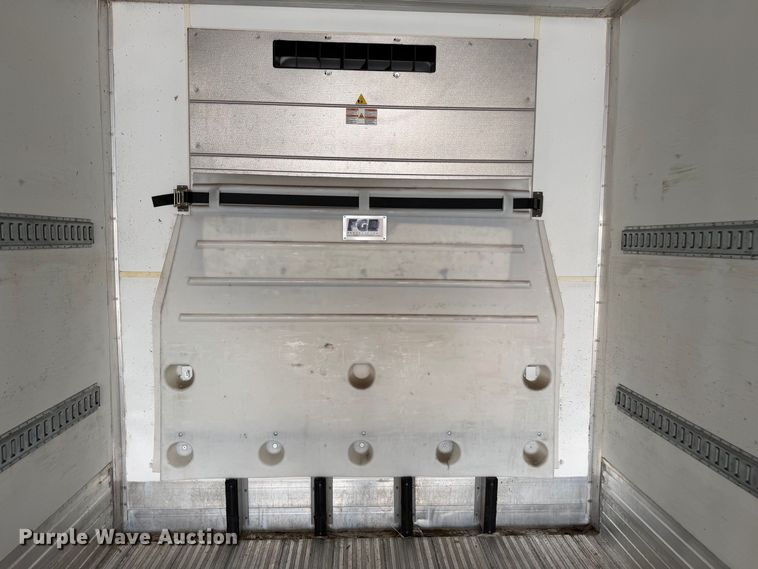 image for item FB5099 2021 Utility VS2RA refrigerated van trailer