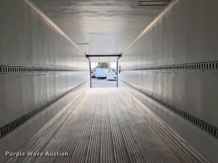 image for item FB5099 2021 Utility VS2RA refrigerated van trailer