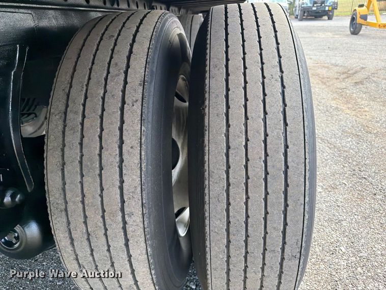 image for item FB5099 2021 Utility VS2RA refrigerated van trailer