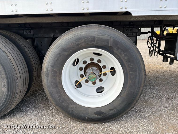 image for item FB5099 2021 Utility VS2RA refrigerated van trailer