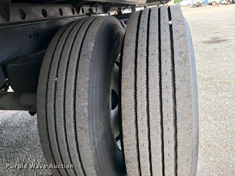 image for item FB5099 2021 Utility VS2RA refrigerated van trailer