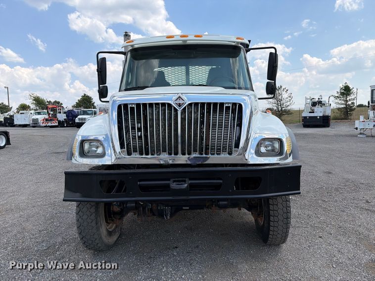 image for item FB5104 2006 International WorkStar 7300 flatbed truck