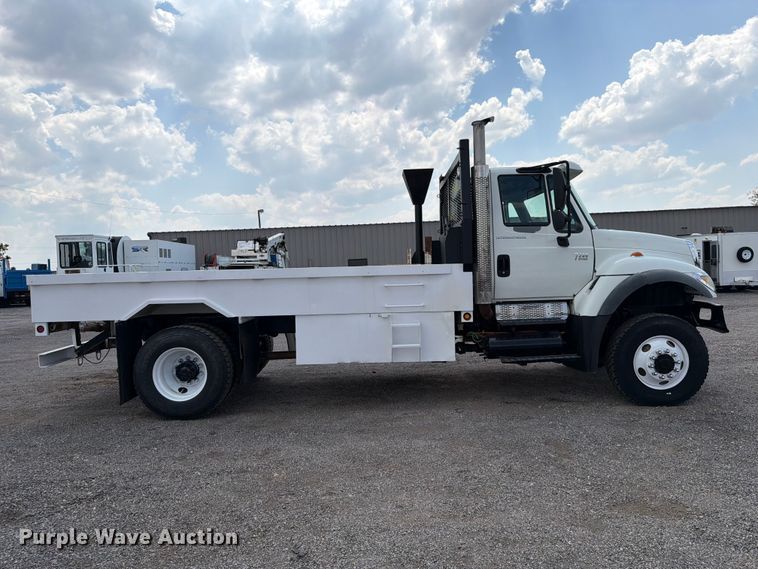 image for item FB5104 2006 International WorkStar 7300 flatbed truck