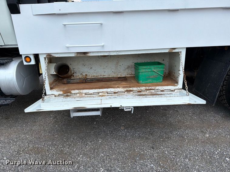 image for item FB5104 2006 International WorkStar 7300 flatbed truck