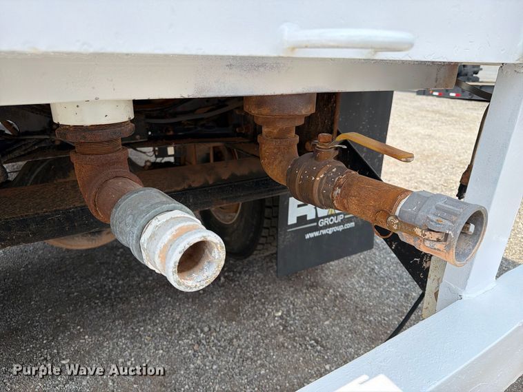 image for item FB5104 2006 International WorkStar 7300 flatbed truck