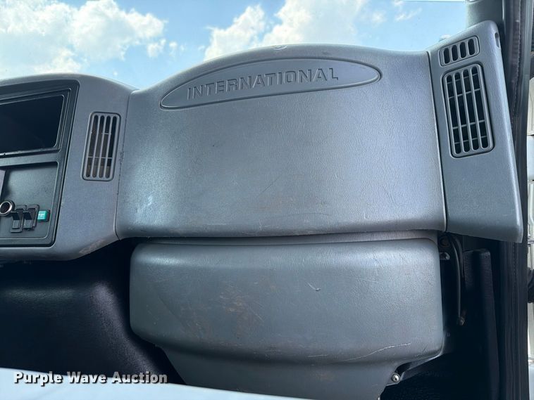 image for item FB5104 2006 International WorkStar 7300 flatbed truck