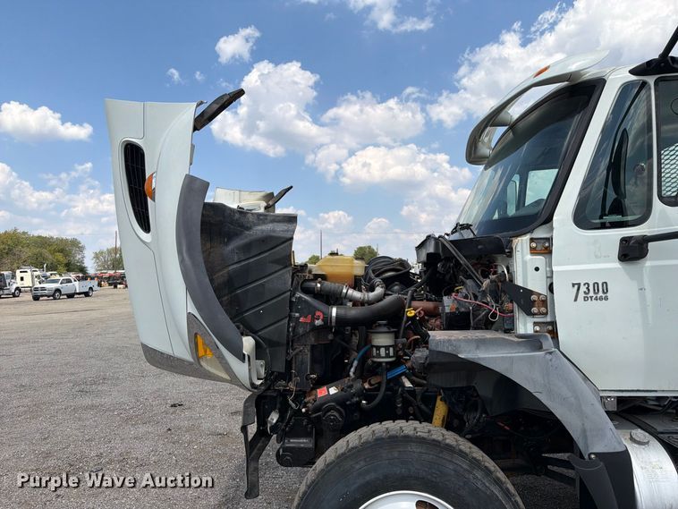 image for item FB5104 2006 International WorkStar 7300 flatbed truck