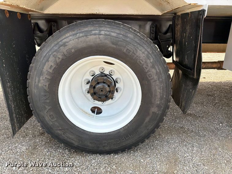 image for item FB5104 2006 International WorkStar 7300 flatbed truck