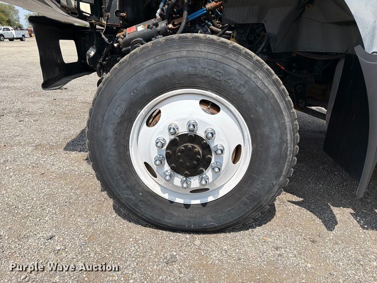 image for item FB5104 2006 International WorkStar 7300 flatbed truck