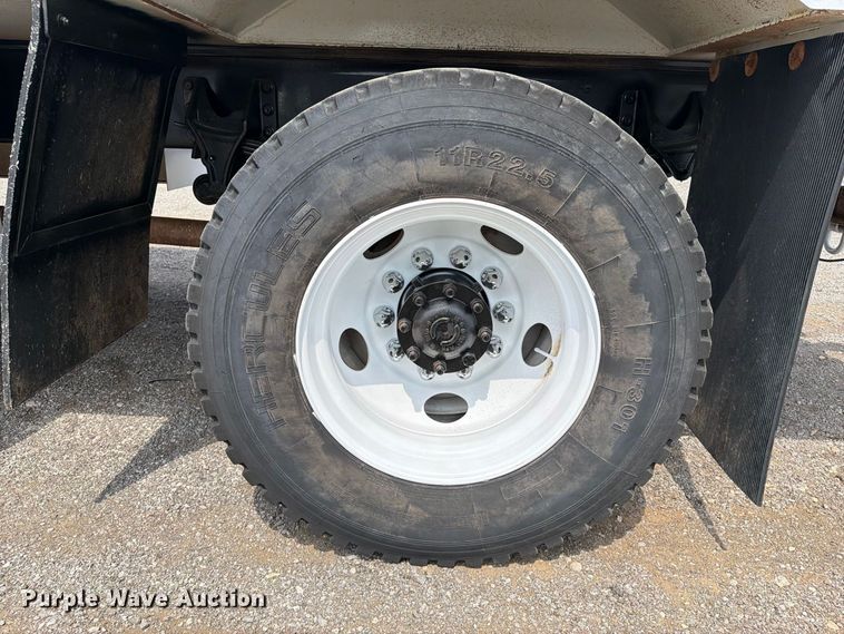 image for item FB5104 2006 International WorkStar 7300 flatbed truck