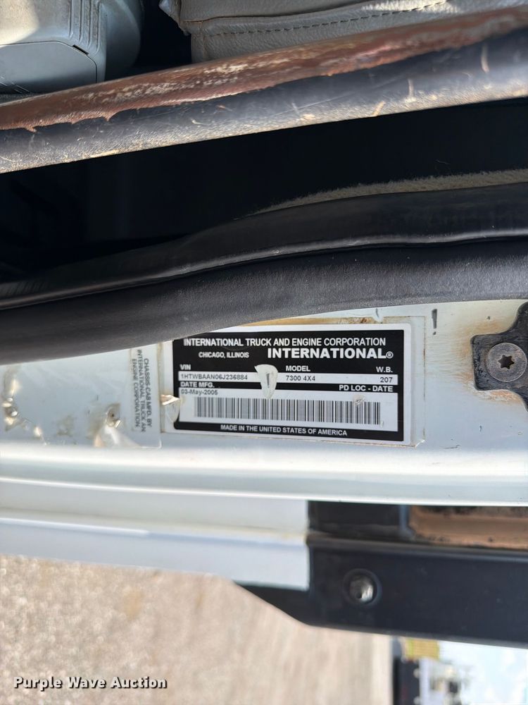 image for item FB5104 2006 International WorkStar 7300 flatbed truck