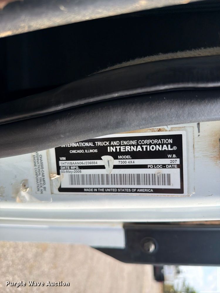 image for item FB5104 2006 International WorkStar 7300 flatbed truck