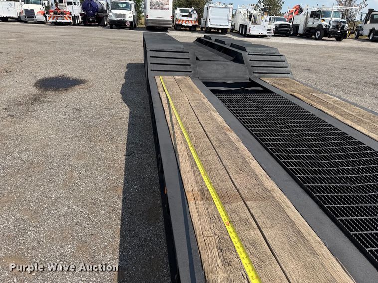 image for item FB5105 2011 Kaufman lowboy equipment trailer