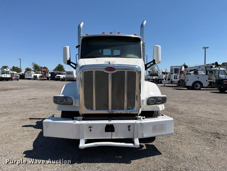 image for item FB5116 2015 Peterbilt 567 semi truck