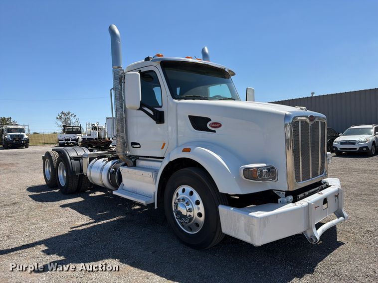 image for item FB5116 2015 Peterbilt 567 semi truck