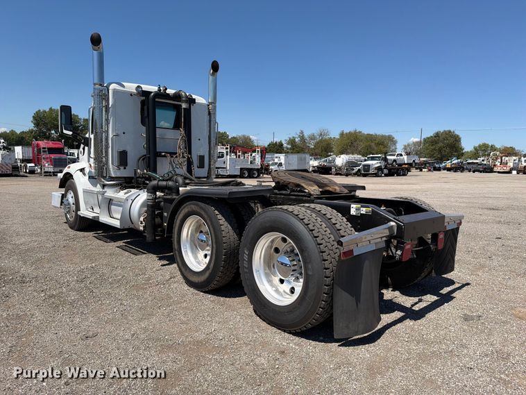 image for item FB5116 2015 Peterbilt 567 semi truck