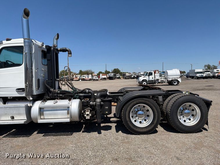 image for item FB5116 2015 Peterbilt 567 semi truck