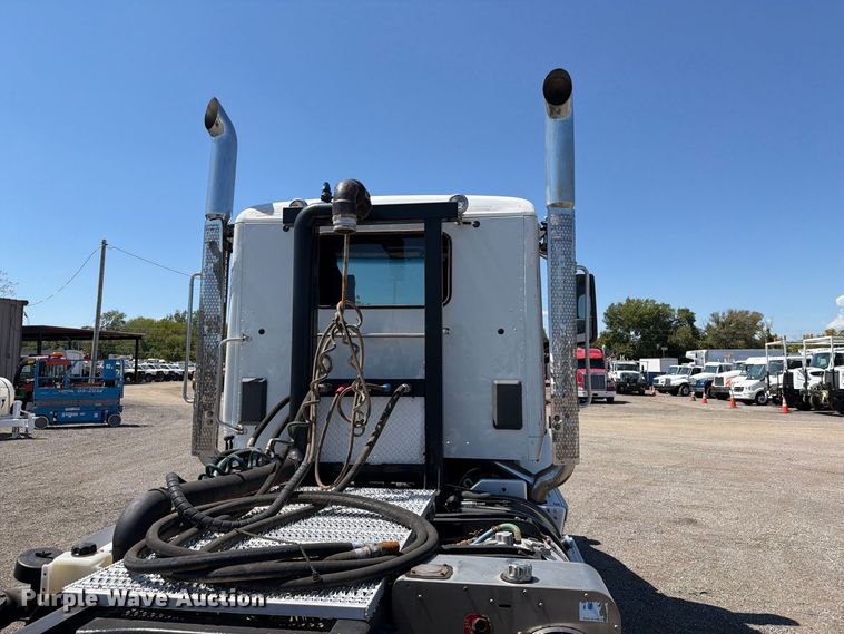 image for item FB5116 2015 Peterbilt 567 semi truck