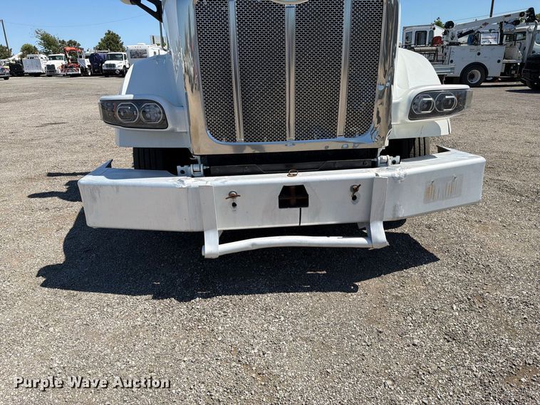 image for item FB5116 2015 Peterbilt 567 semi truck