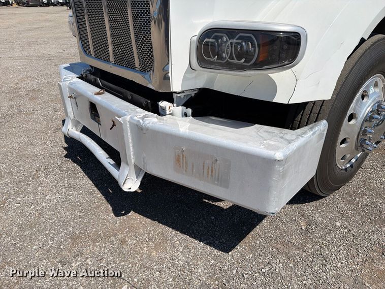 image for item FB5116 2015 Peterbilt 567 semi truck
