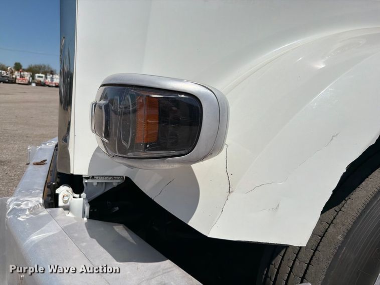 image for item FB5116 2015 Peterbilt 567 semi truck