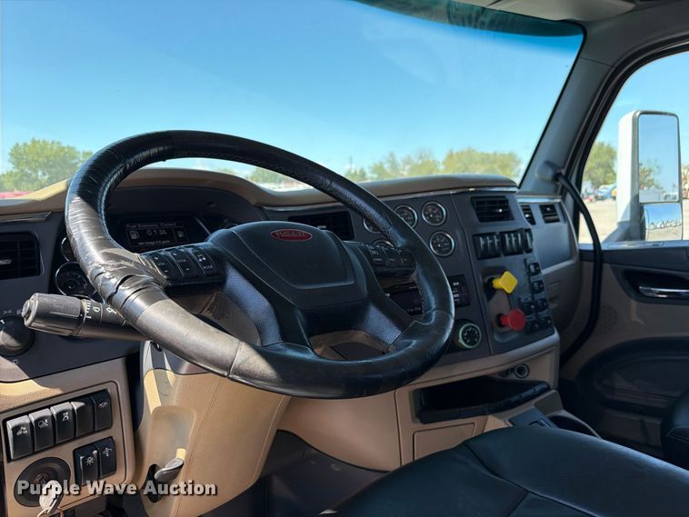 image for item FB5116 2015 Peterbilt 567 semi truck