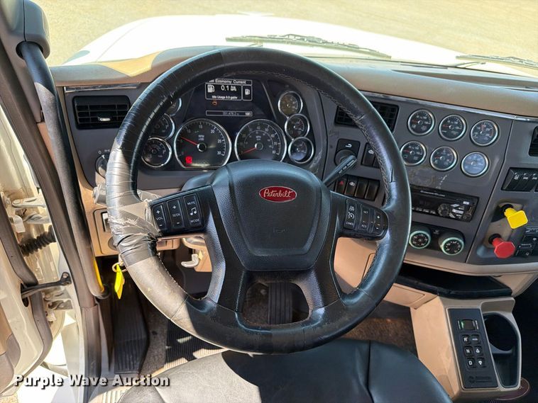 image for item FB5116 2015 Peterbilt 567 semi truck