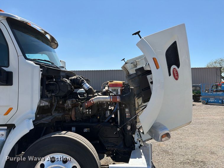 image for item FB5116 2015 Peterbilt 567 semi truck