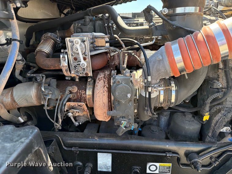 image for item FB5116 2015 Peterbilt 567 semi truck