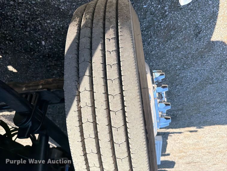 image for item FB5116 2015 Peterbilt 567 semi truck