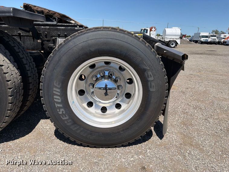 image for item FB5116 2015 Peterbilt 567 semi truck
