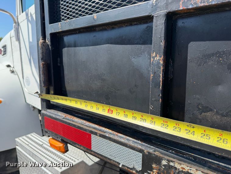 image for item FB5125 2011 Peterbilt 337 flatbed truck