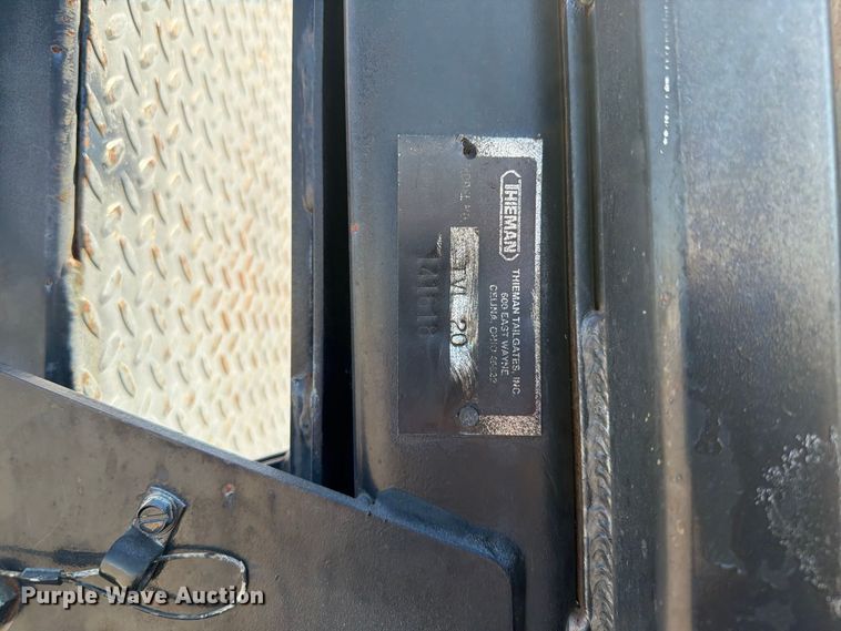 image for item FB5125 2011 Peterbilt 337 flatbed truck