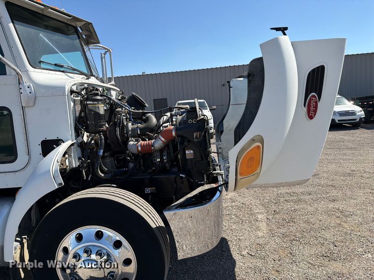 image for item FB5125 2011 Peterbilt 337 flatbed truck