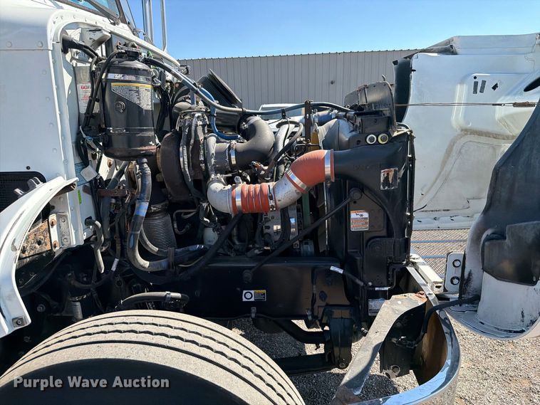 image for item FB5125 2011 Peterbilt 337 flatbed truck