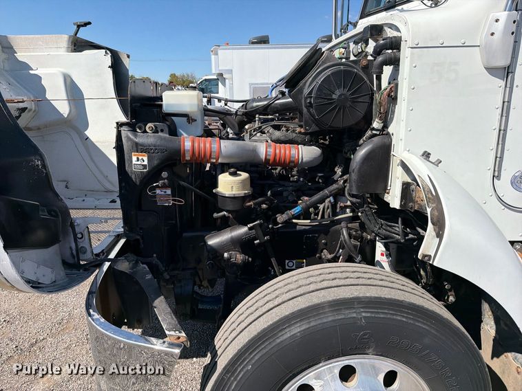 image for item FB5125 2011 Peterbilt 337 flatbed truck