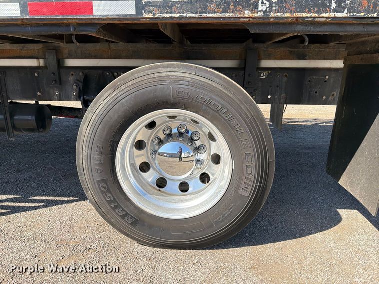 image for item FB5125 2011 Peterbilt 337 flatbed truck