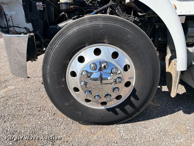 image for item FB5125 2011 Peterbilt 337 flatbed truck
