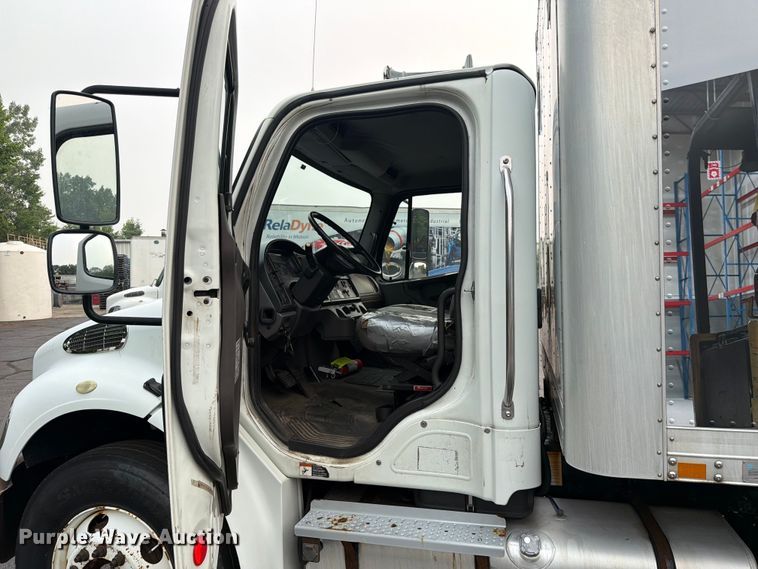 image for item FC3250 2012 Freightliner Business Class M2 box truck