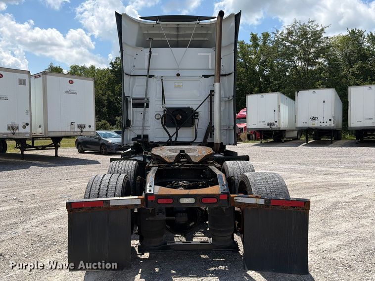 image for item FC3306 2019 Volvo VNR semi truck