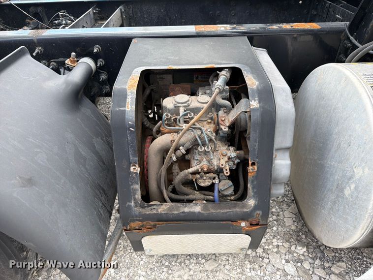 image for item FC3306 2019 Volvo VNR semi truck