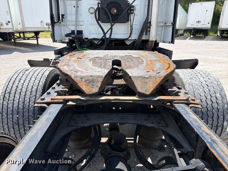 image for item FC3306 2019 Volvo VNR semi truck