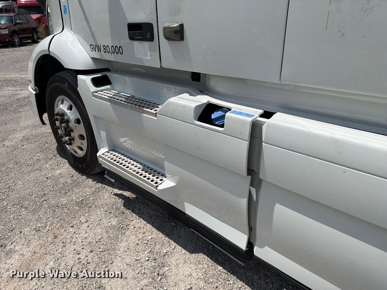 image for item FC3306 2019 Volvo VNR semi truck
