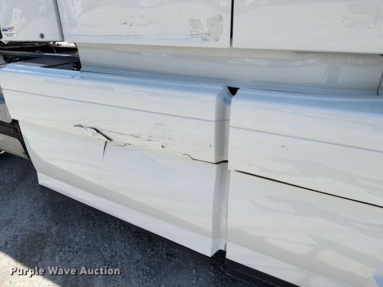 image for item FC3306 2019 Volvo VNR semi truck