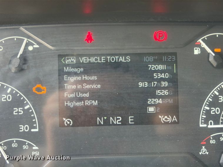 image for item FC3306 2019 Volvo VNR semi truck