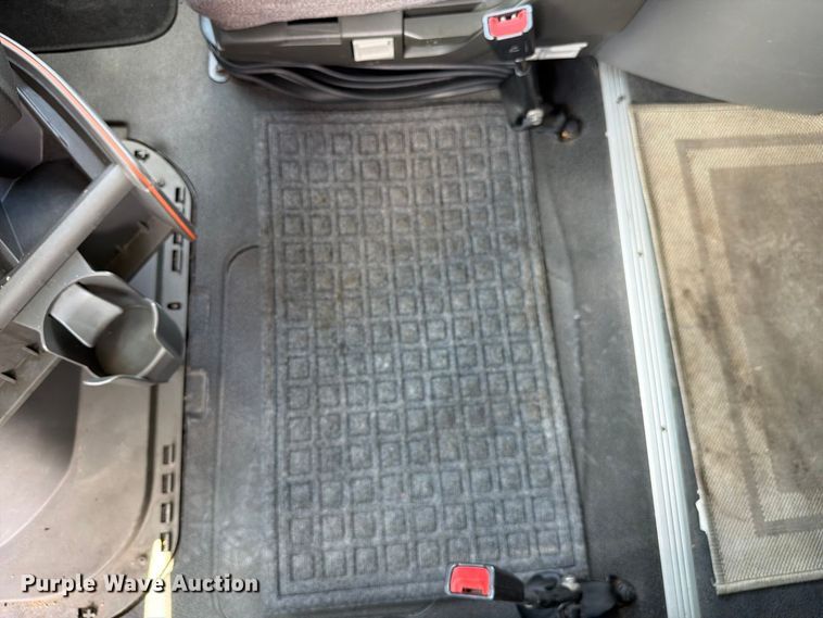 image for item FC3306 2019 Volvo VNR semi truck