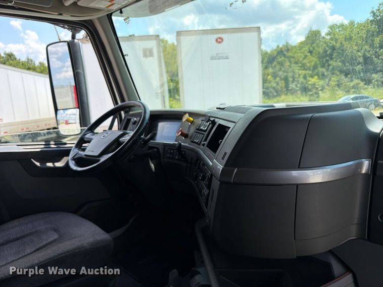 image for item FC3306 2019 Volvo VNR semi truck
